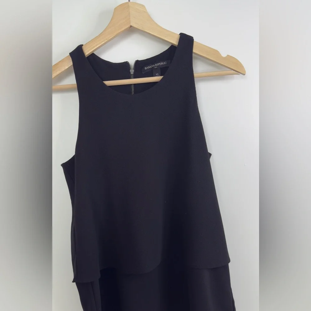 Banana Republic Classic Black Top - Picture 2 of 4